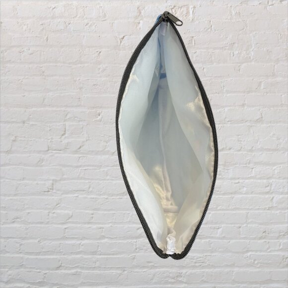 NEW Multi-Use Holiday Pouch -- Screen Print Snowmen, Zippered, Holiday Organizer - Picture 4 of 4